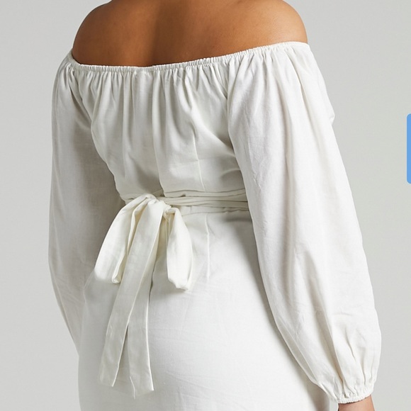 CANT MOVE ON OFF SHOULDER MINI DRESS IN WHITE LINEN LOOK
SHOWPO - Picture 4 of 5